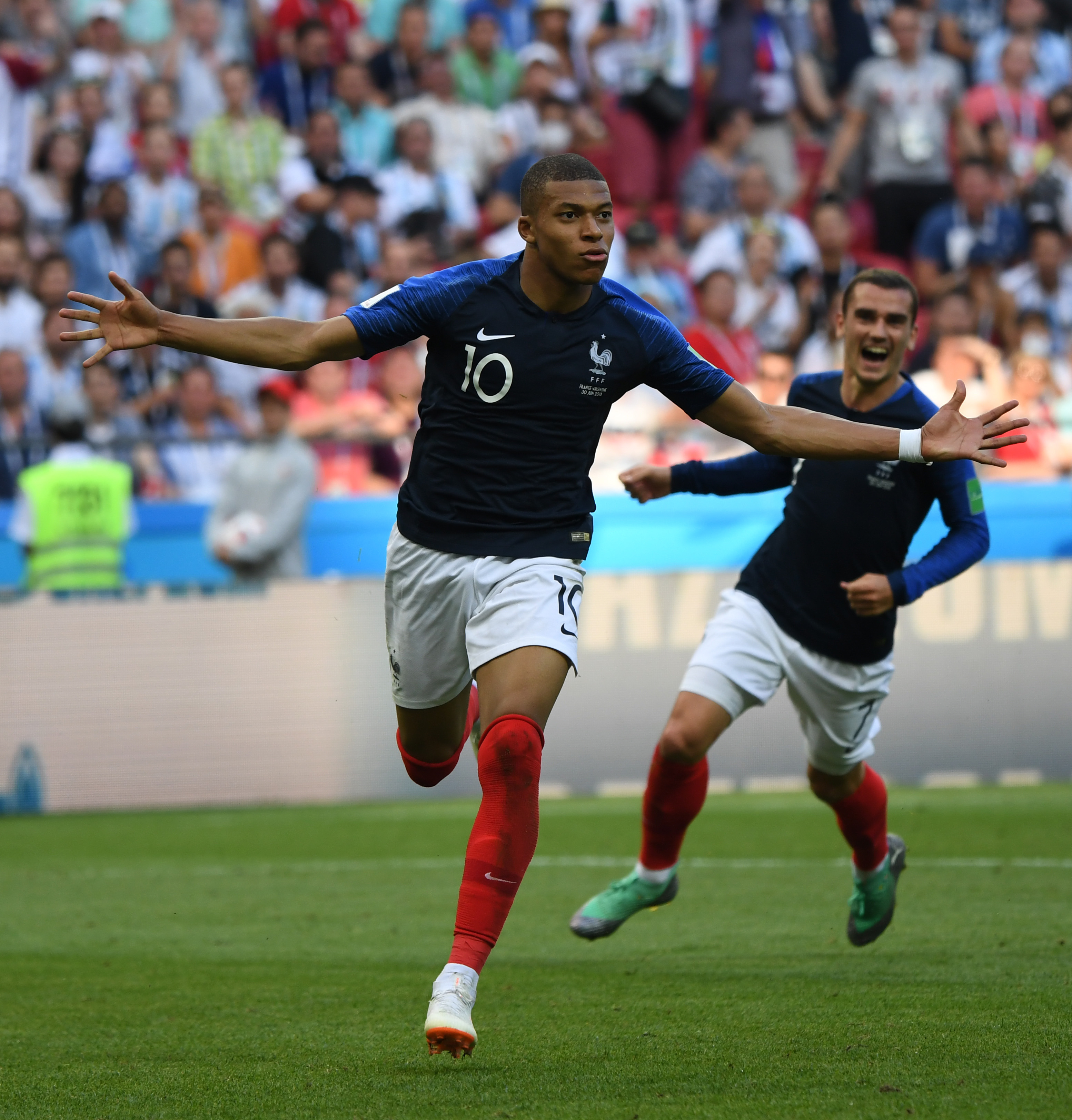 11助攻0失误！詹姆斯本赛季第二次助攻上双且失误不超1次