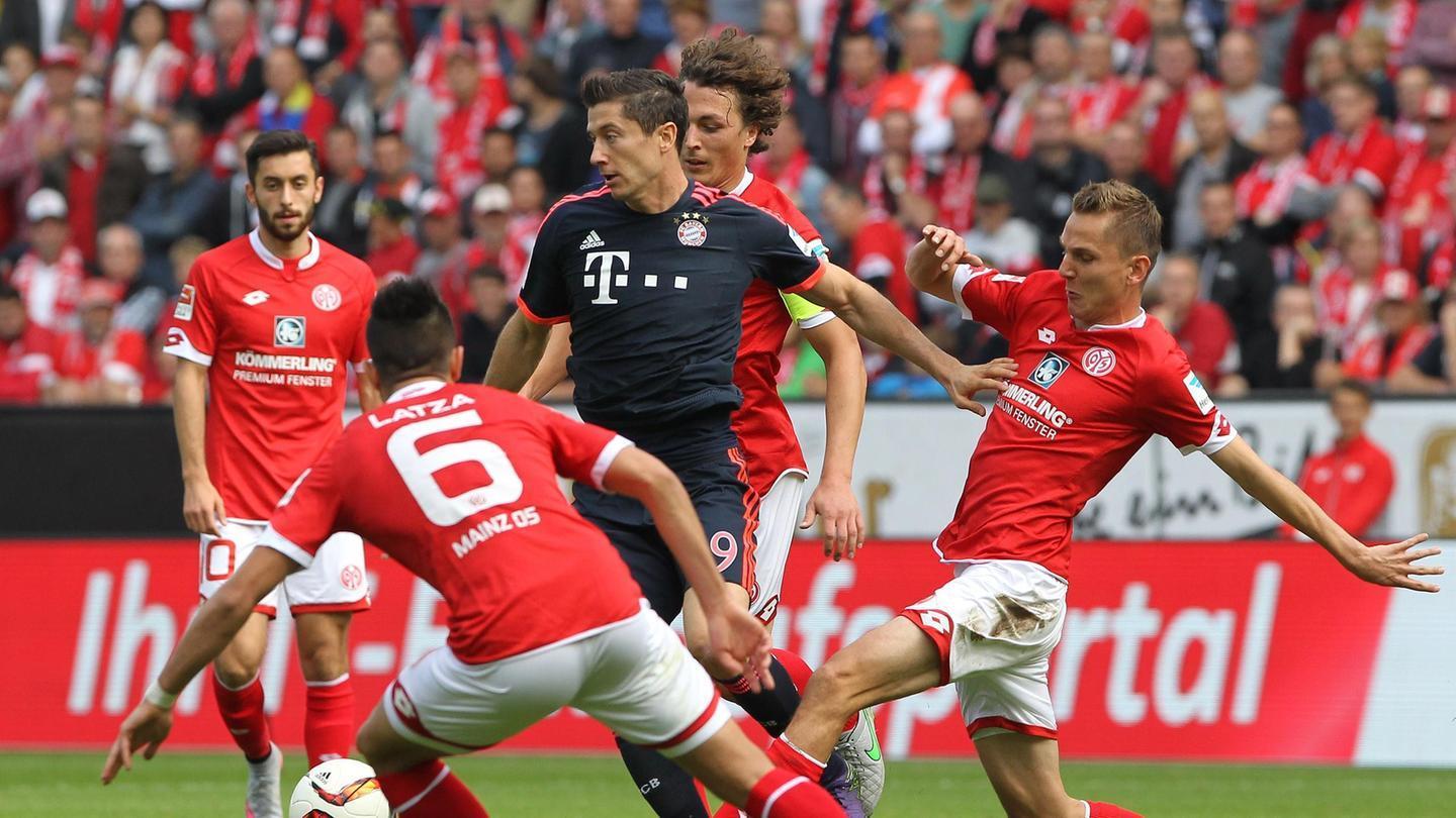 本泽马评选历史最佳阵容：