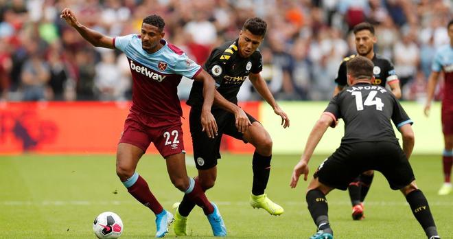 球队在客场打出稳定表现，士气高涨