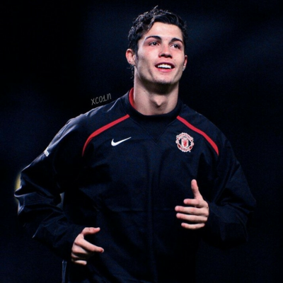 足球装备科技最新发展（足球装备科技前沿动态）