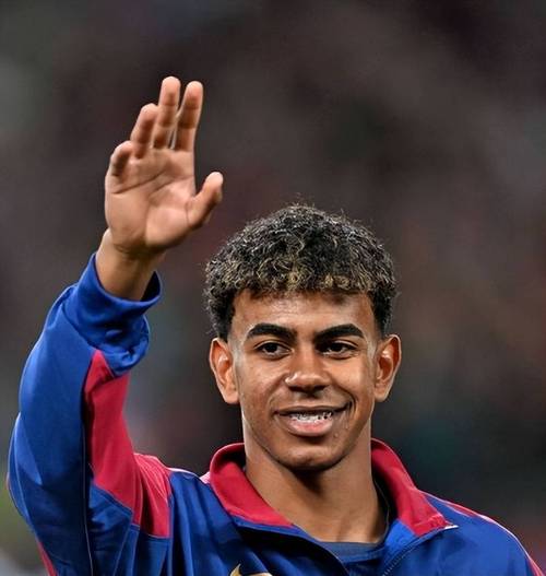 世体：巴萨已提前告知西足协，亚马尔在报到前将接受检查（世体：巴萨已提前通知西班牙足协，亚马尔报到前将先接受检查）