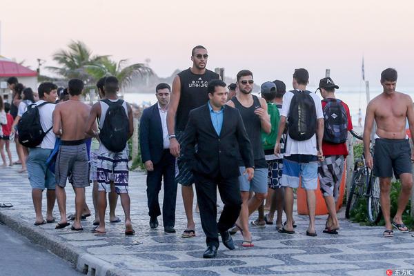 雷迪克称太阳内线进攻效率高达1.43，对手难以阻挡（雷迪克：太阳内线进攻效率高达1.43，几乎无人可挡）