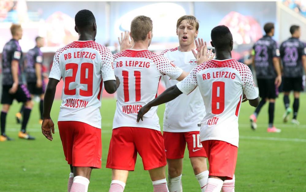 2025 赛季回顾：洛杉矶道奇队在 2025 年 10 月 31 日正式开启了球队的“卫冕庆典”