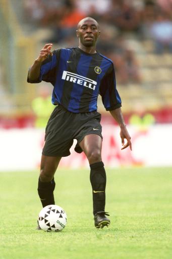 CBA：广东外援爆发 助球队大胜吉林男篮（CBA：广东外援火力全开，助队狂胜吉林男篮）