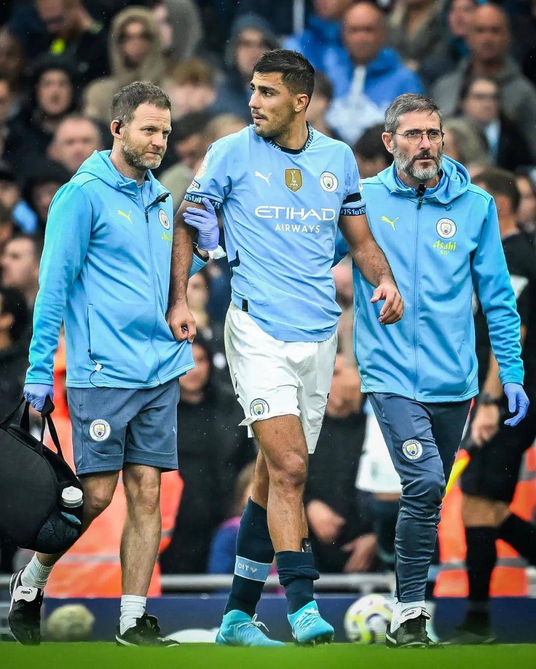 铜梁龙选帅举棋不定！张外龙或绝迹中超江湖，谢晖带队一年游？刘建业或逆袭