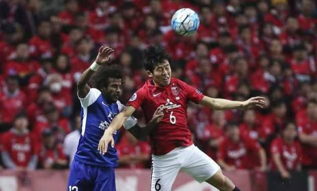 传闻：枪手、蓝军、红军、曼联和拜仁与卡马文加联系在一起