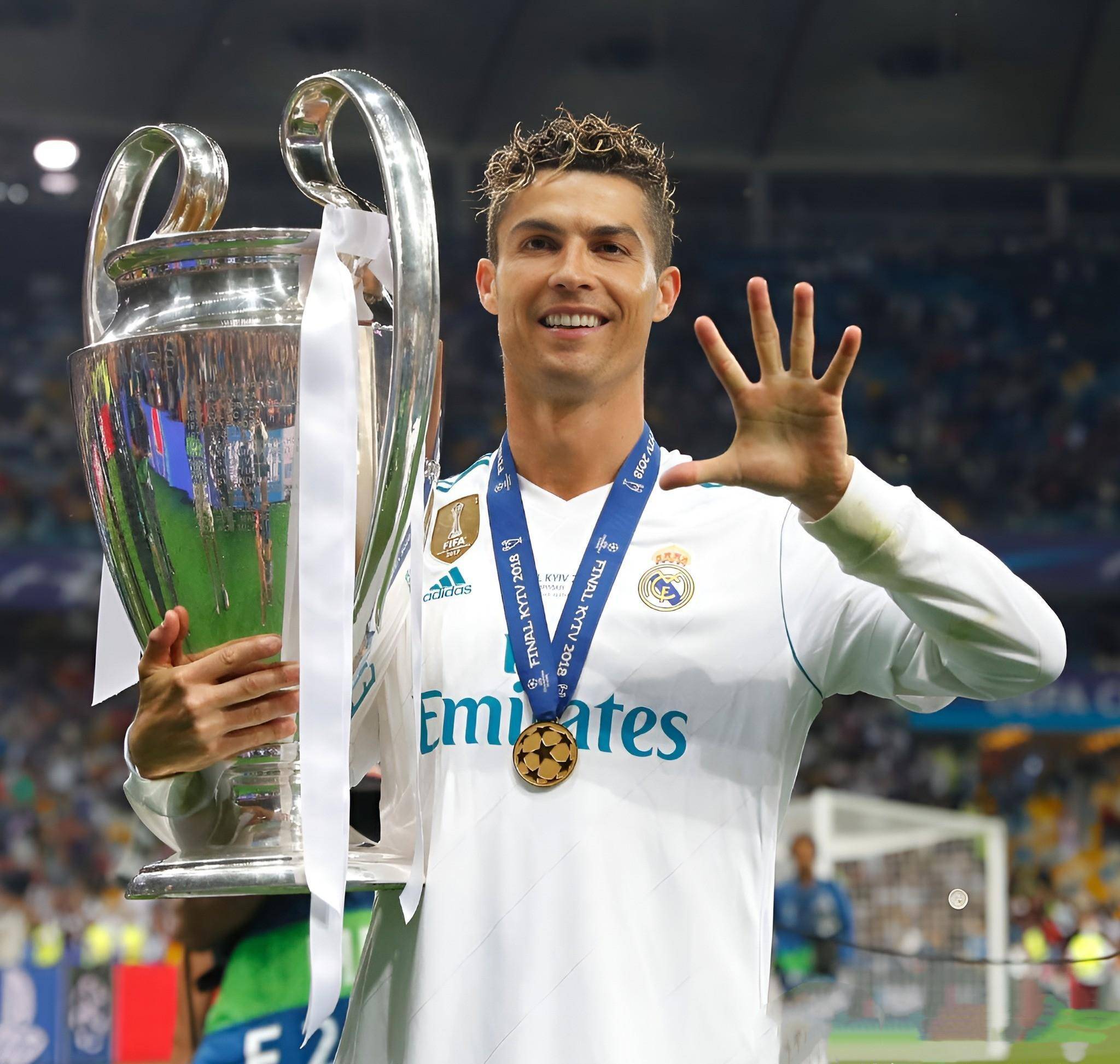 意媒：米兰派球探现场考察亨克18岁前腰卡雷察斯