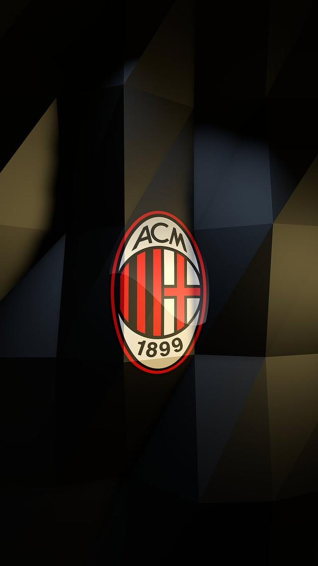 摩根：梅西最近也做了类似的肘击动作，却没人采取任何行动