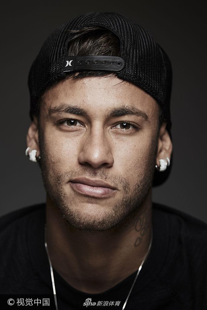 米体：莱奥两个儿子将观看米兰德比，这是他们第一次现场观赛